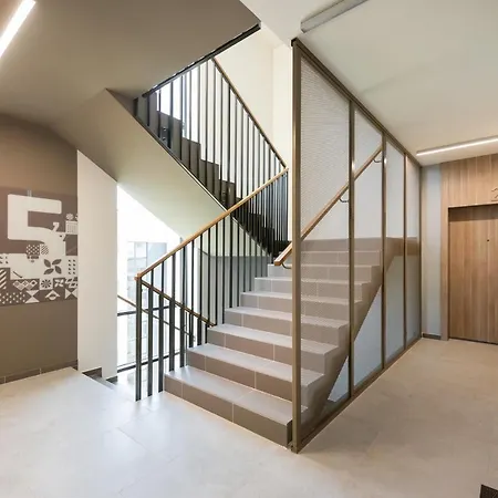 Wola Skwer Happy Apartment By Bookinghost-2