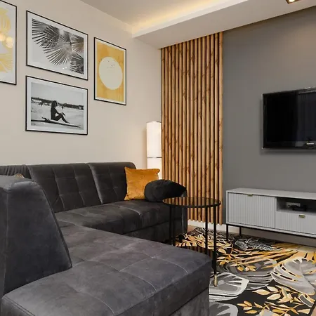 Stunning Family Apartment Ursynow With Parking & Balcony By Noclegi Renters-2