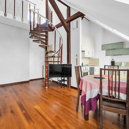 Rynek Nowego Miasta Two-Level Apartment-2