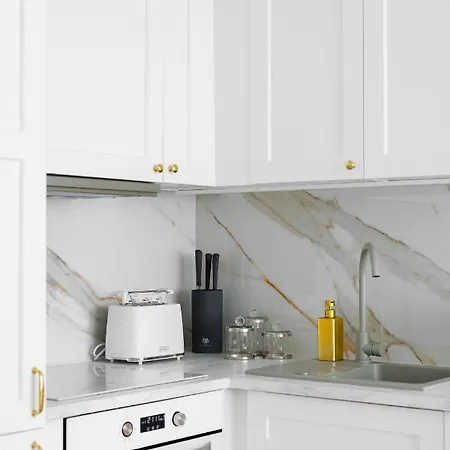 Glam & Modern By Cooee Apartments-3