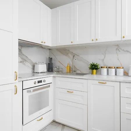Glam & Modern By Cooee Apartments-2