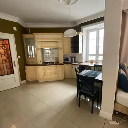 Poznanska Street Apartment-2