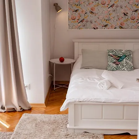 Gagarina 12 - Piękny apartament przy Łazienkach Królewskich - Duże łóżko 160x200cm - Bardzo duży balkon - Wifi - Telewizja kablowa - Bezpłatna strefa parkowania - Better Rental-2