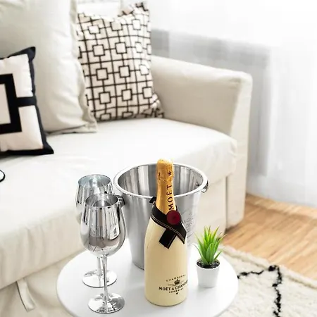 Glam & Modern By Cooee Apartments-3