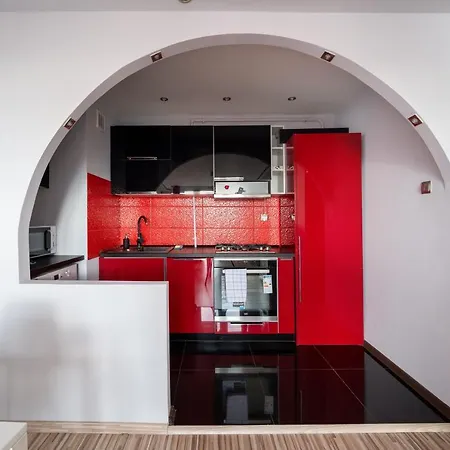 Krochmalna Red Apartment By Bookinghost-3