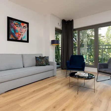 Apartment Avenue Solidarnosci On Wola By Noclegi Renters-3
