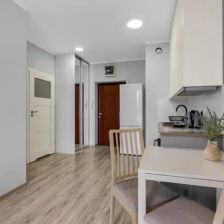 Wlochy Klinkierowa Comfort Apartment By Bookinghost-3