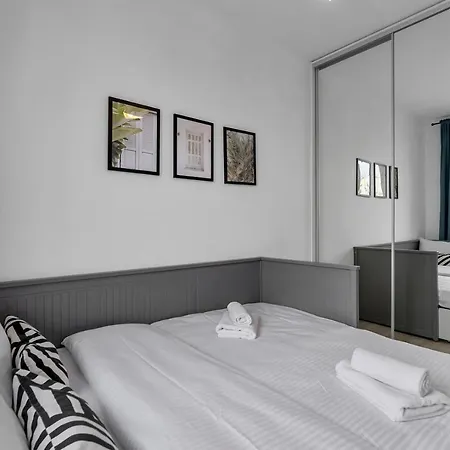 Wlochy Klinkierowa Comfort Apartment By Bookinghost-3