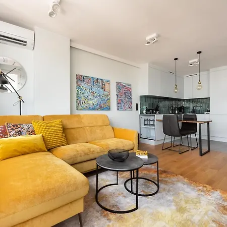 Central Panorama Apartment Chmielna 35 By Bookinghost-2