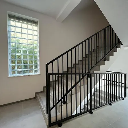 R House - Brand New Apartments With Patio And Garage-3