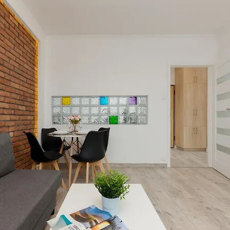 Rondo Wiatraczna Apartment with Parking by Noclegi Renters-2