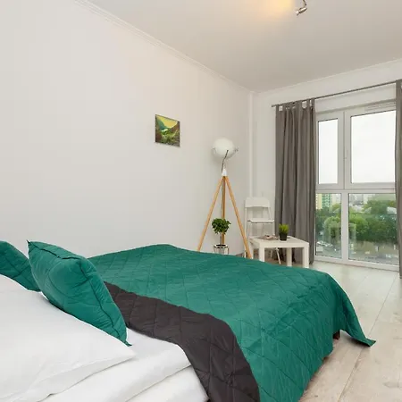Rondo Wiatraczna Apartment with Parking by Noclegi Renters-3