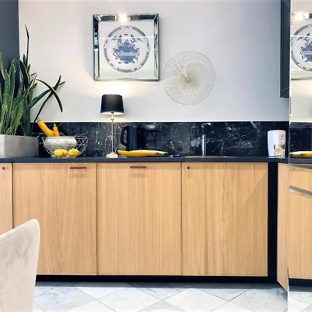 Luxury Apartment At City Center At Palace +Netflix!-2