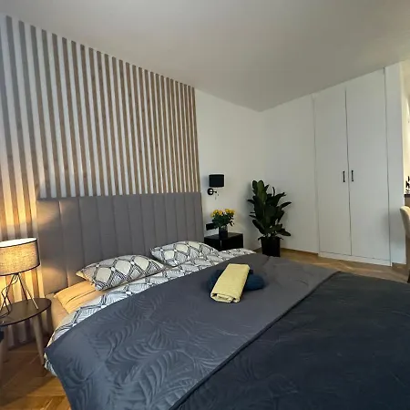 Mki Apartments - Zlota 69 Warsaw City Center Apartment-3