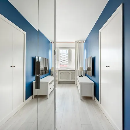 Złota Blue Modern Studio-2