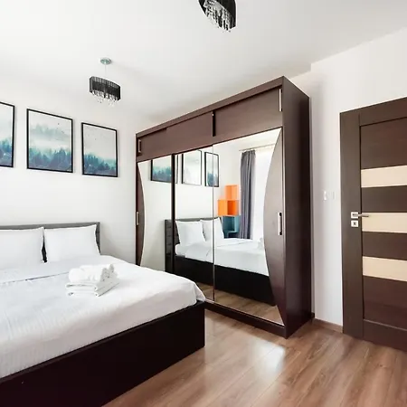 Wilanow 2-Bedroom Apartment By Bookinghost-3
