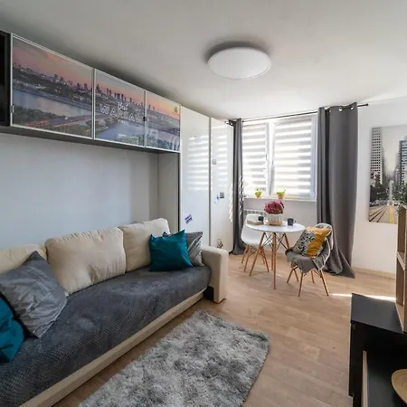 Metro Lux Home Apartment-3