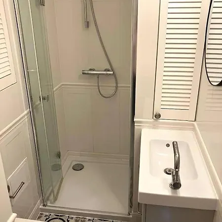 Cute Apartment In The City Center , 2-Beds , Wi-Fi - By Hik Apartments-3