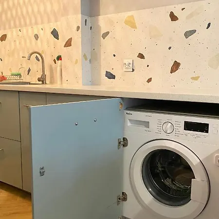 Apartment Close To Metro, 8 Minutes To Centrum And Near Airport-2