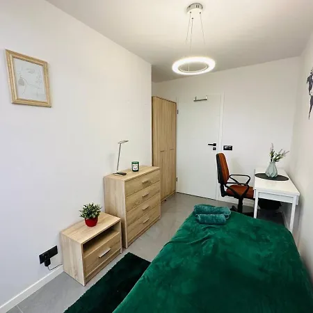 Warsaw City Center Rooms-3