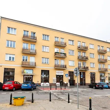 Old Town 5-Bedroom Apartment By Bookinghost-3