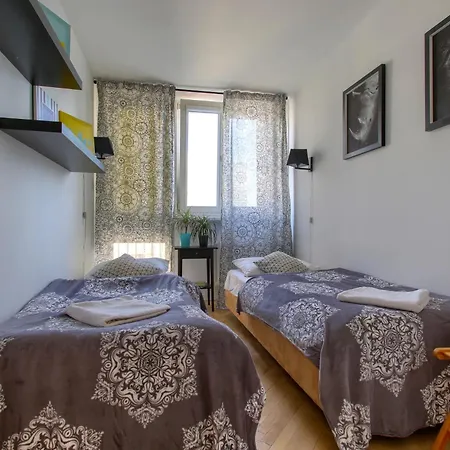 UnitApartament Warszawa Centrum Room in Apartment by Metro Rondo ONZ Super wygodne noclegi zapraszamy-2
