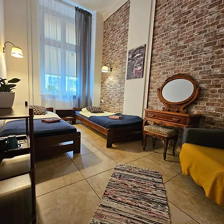 Deja Vu Hostel-3