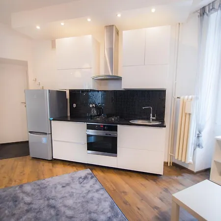 Poznanska Apartment. Great Location. City Center-2