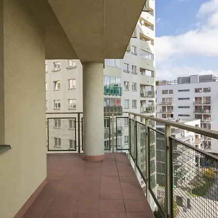 Metro Wilanowska Apartment With Spa By Bookinghost-3