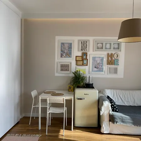 Studio w Centrum Warszawy ulica Chmielna - 500m od dworca Centralnego - by Good Sleeping-2