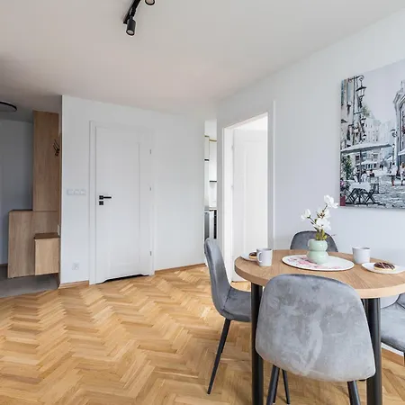 Superapart Zelazna 34-2