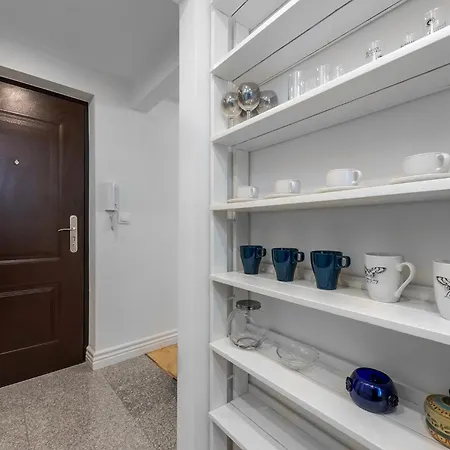 Beautiful Flat. Great Location.-2