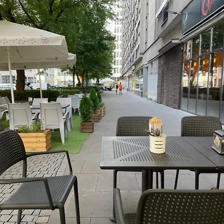 Apartament Centrum Warszawy Pereca-2