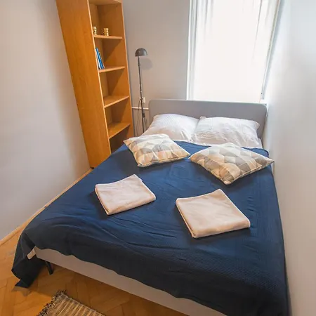 Hoza Str Apt. Great Location. Close To Everything.-3