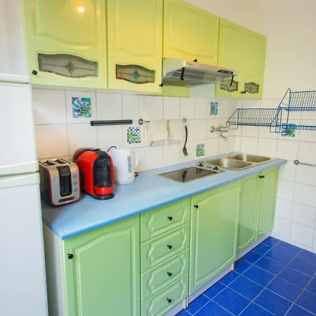 Hoza Str Apt. Great Location. Close To Everything.-2