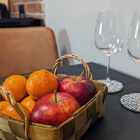 Bella Luna Luxury Suites - Chic Residence In Historic Square-3