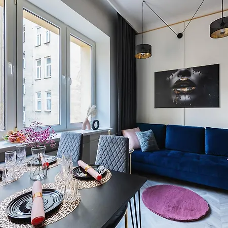Historic Ghetto Wall Residence - Luxury Apartments By Central Station-3