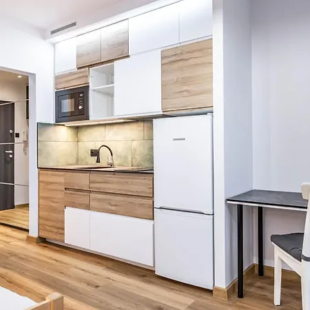 Modern Studio Close To The Metro-3
