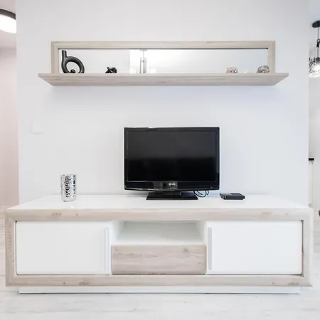 Lovely Studio Close To The Center. Free Parking-2