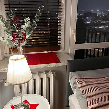 Bright&cozy 34m apartment near metro M2&tram-2