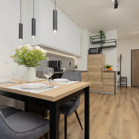 Łopuszańska Apartment with Balcony in Warsaw by Noclegi Renters-3