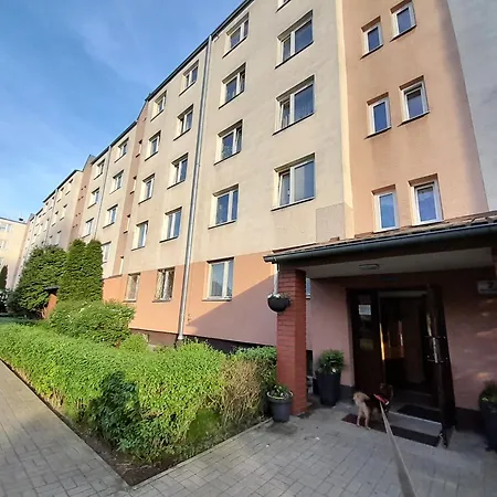 Niewielki pokój dla jednej osoby lub pary.-2