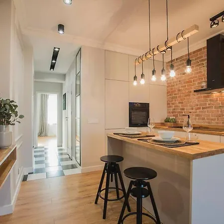 Modern Flat In The Centre - By Hik Apartments-3