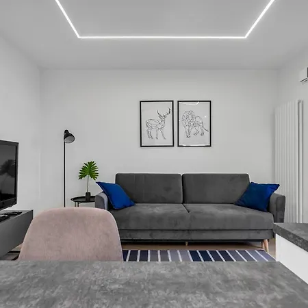 12Th Floor Wola Modern Apartment By Bookinghost-2