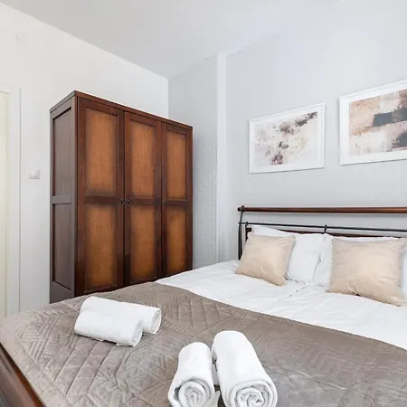 Warsaw Old Town Fashioned Apartment Rycerska By Noclegi Renters-3