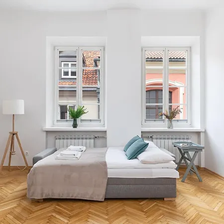 Swietojanska 23 - Stylish Apartment By Noclegi Renters-3