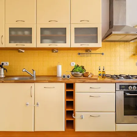 Warm & Family Friendly Apartment With Balcony By Noclegi Renters-2