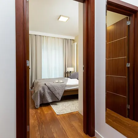 Royal City Center Mennica Residence By Noclegi Renters-3