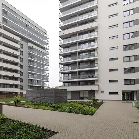 Burakowska 16B - Apartment With Balcony By Noclegi Renters-3