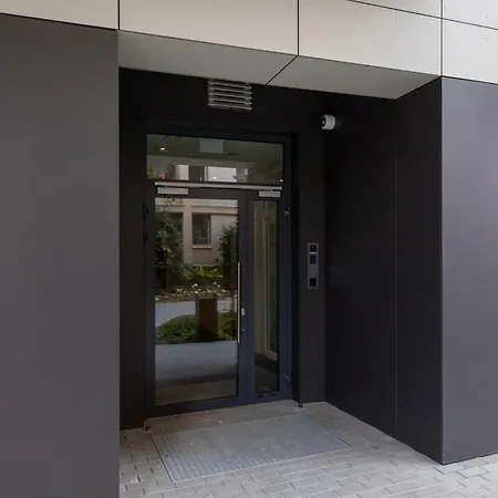 Aleja Solidarnosci 60B II By Noclegi Renters-2